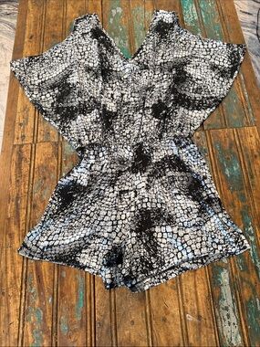 Black & White Patterned Women's Romper